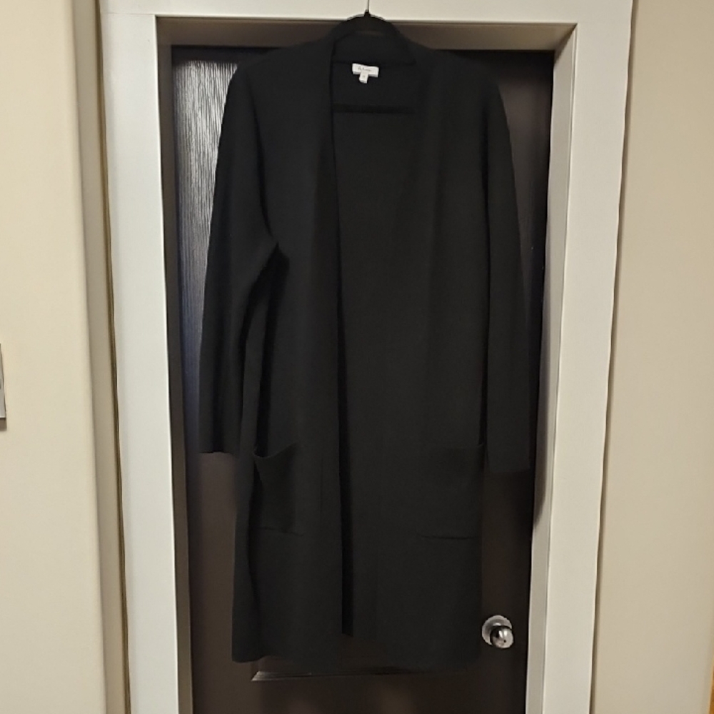 REITMANS Black Open-Front Cardigan